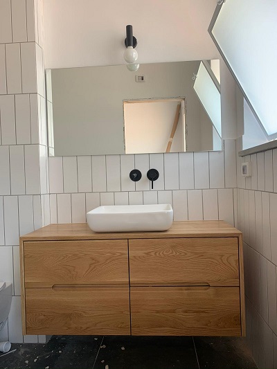 ארון אמבטיה עץ תלוי בהתאמה אישית