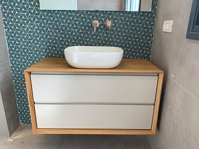 ארון אמבטיה תלוי עם כיור מונח מותאם אישית